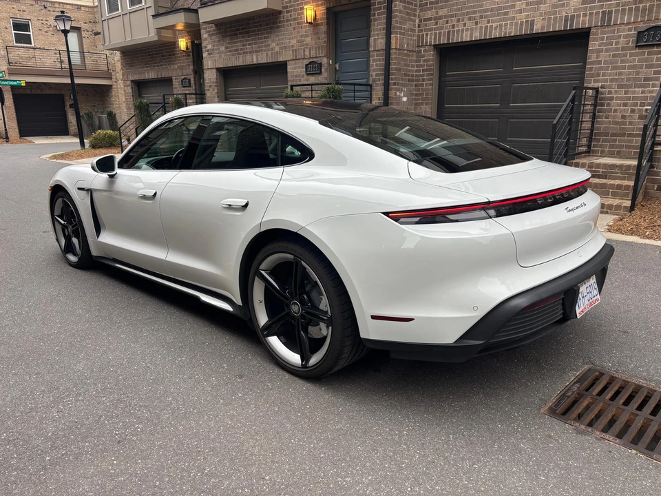 2022 Porsche Taycan 4S - Image 7 of 31