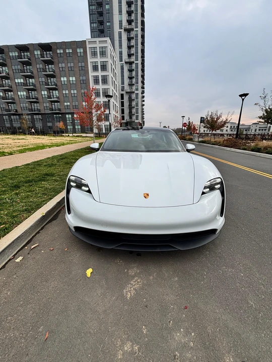 2022 Porsche Taycan 4S - Image 9 of 31