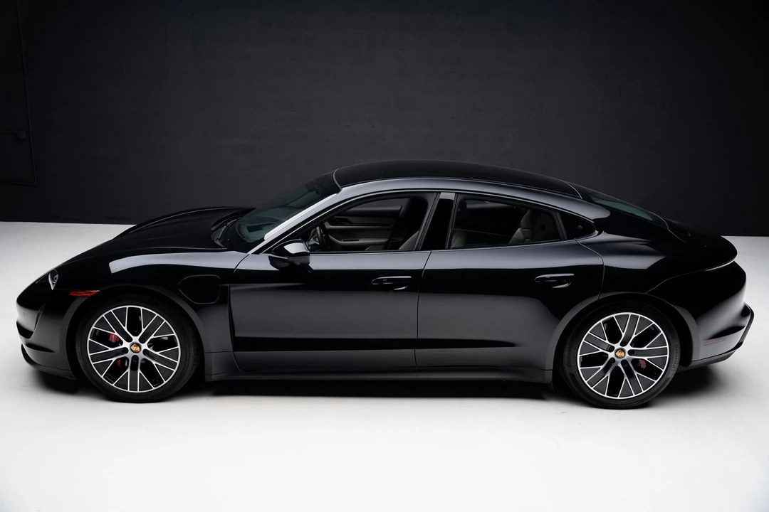 2022 Porsche Taycan 4S - Image 15 of 21