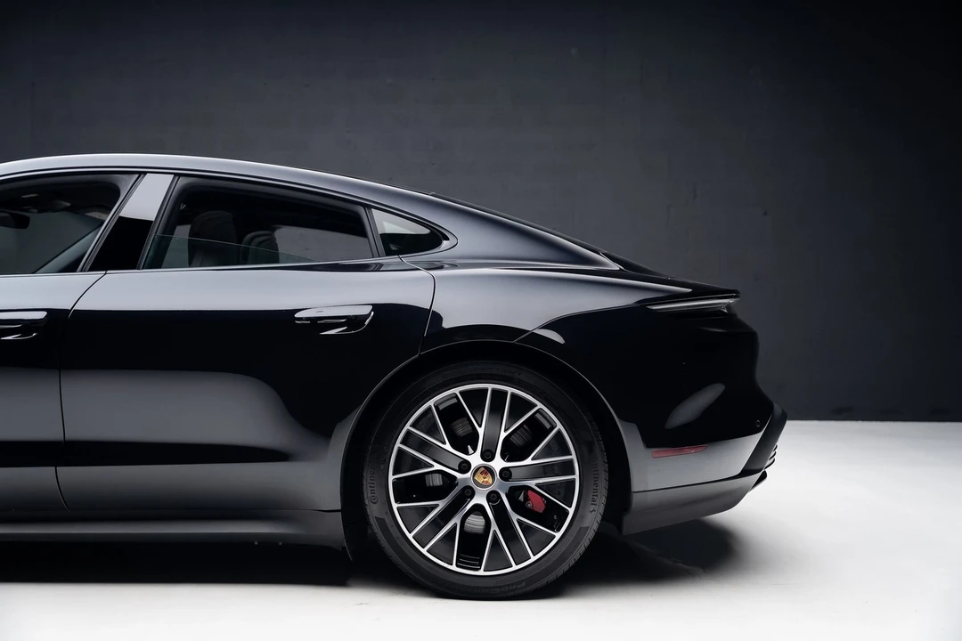 2022 Porsche Taycan 4S - Image 20 of 21