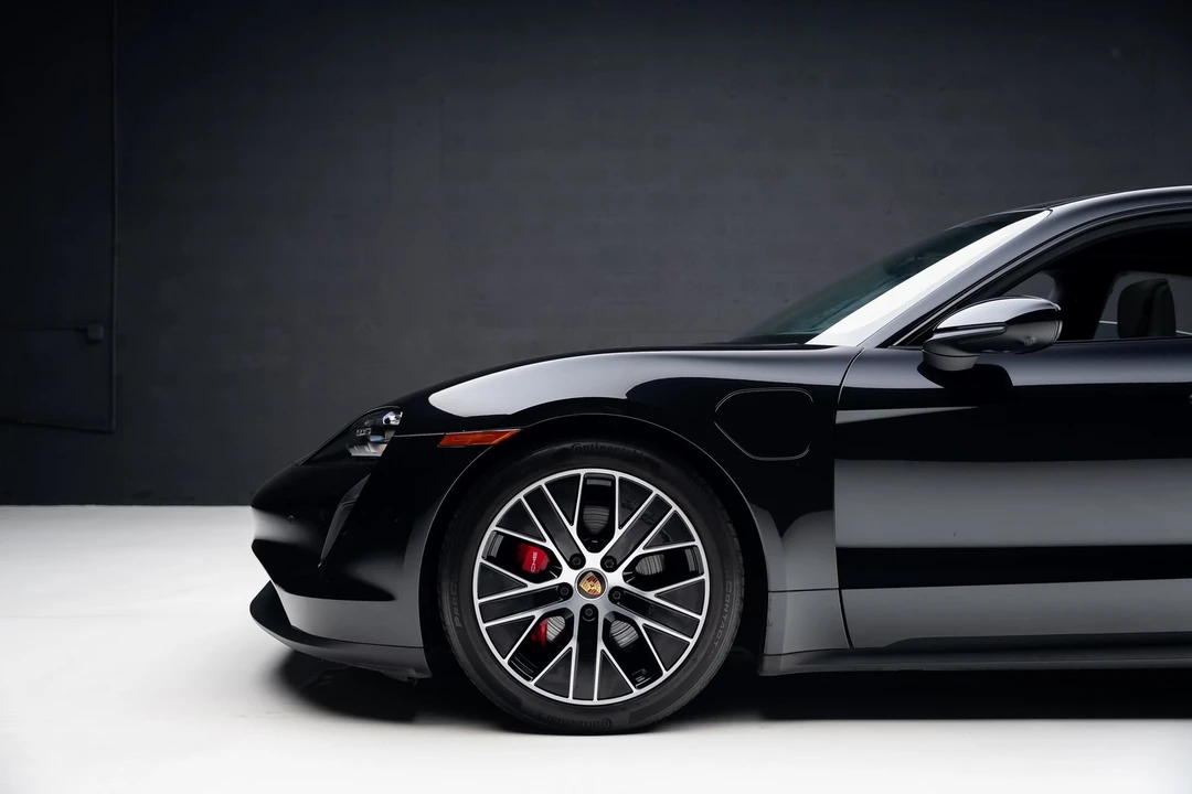 2022 Porsche Taycan 4S - Image 18 of 21