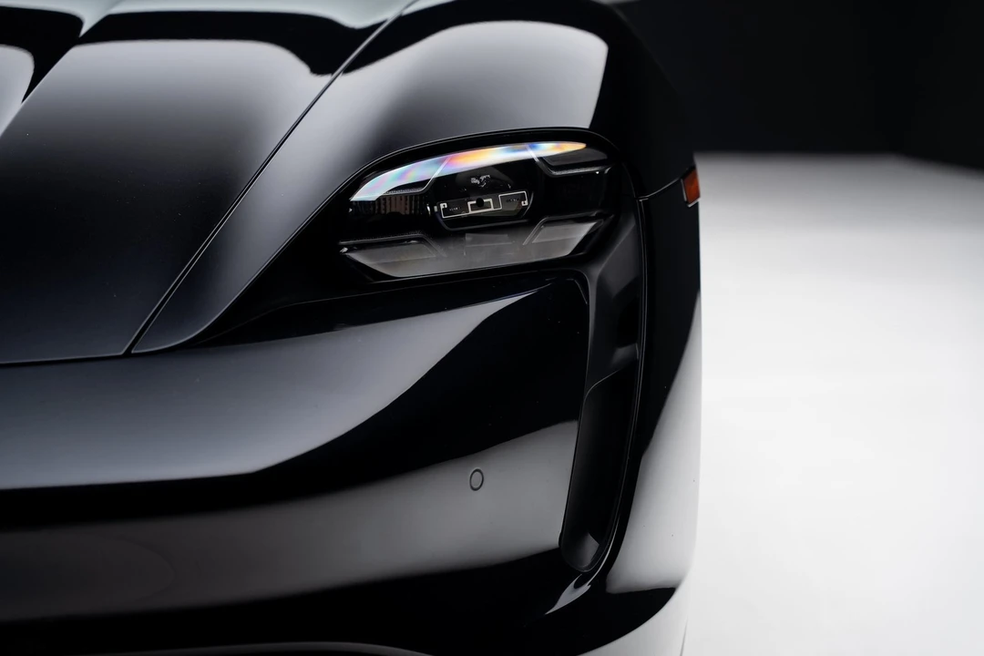 2022 Porsche Taycan 4S - Image 9 of 12