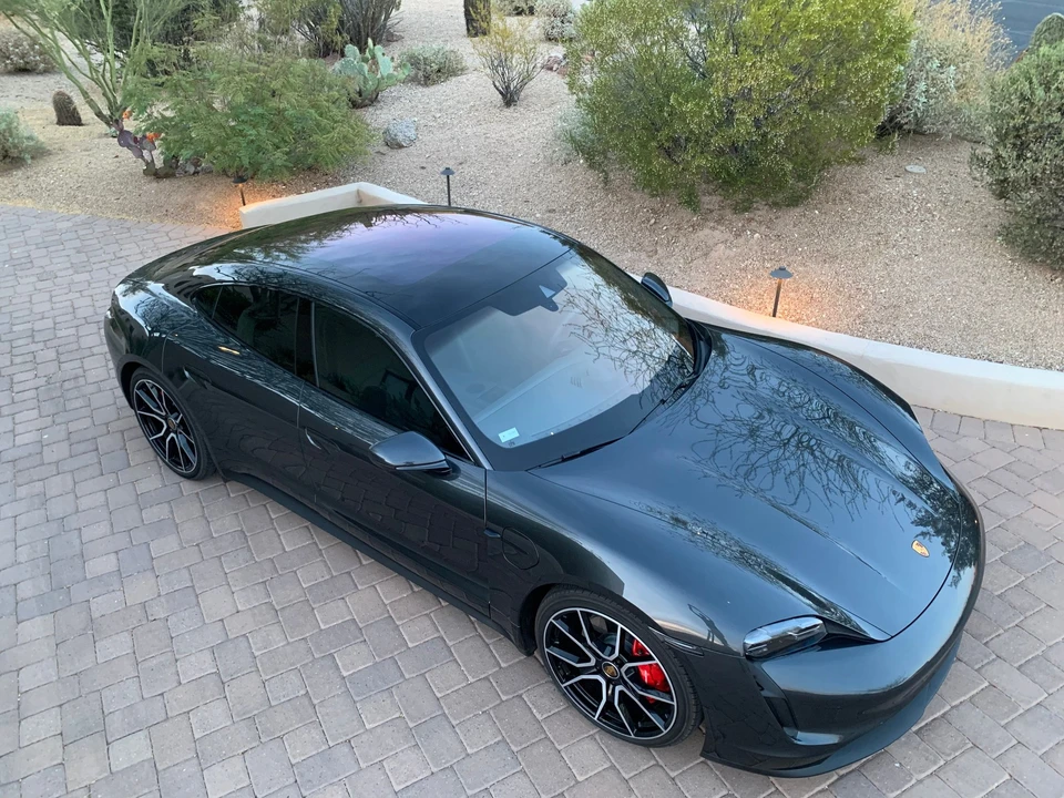 2022 Porsche Taycan 4S - Image 10 of 11