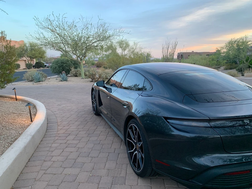 2022 Porsche Taycan 4S - Image 5 of 11