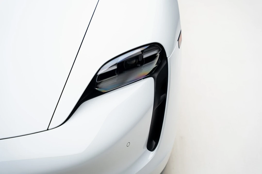 2022 Porsche Taycan 4S - Image 10 of 21