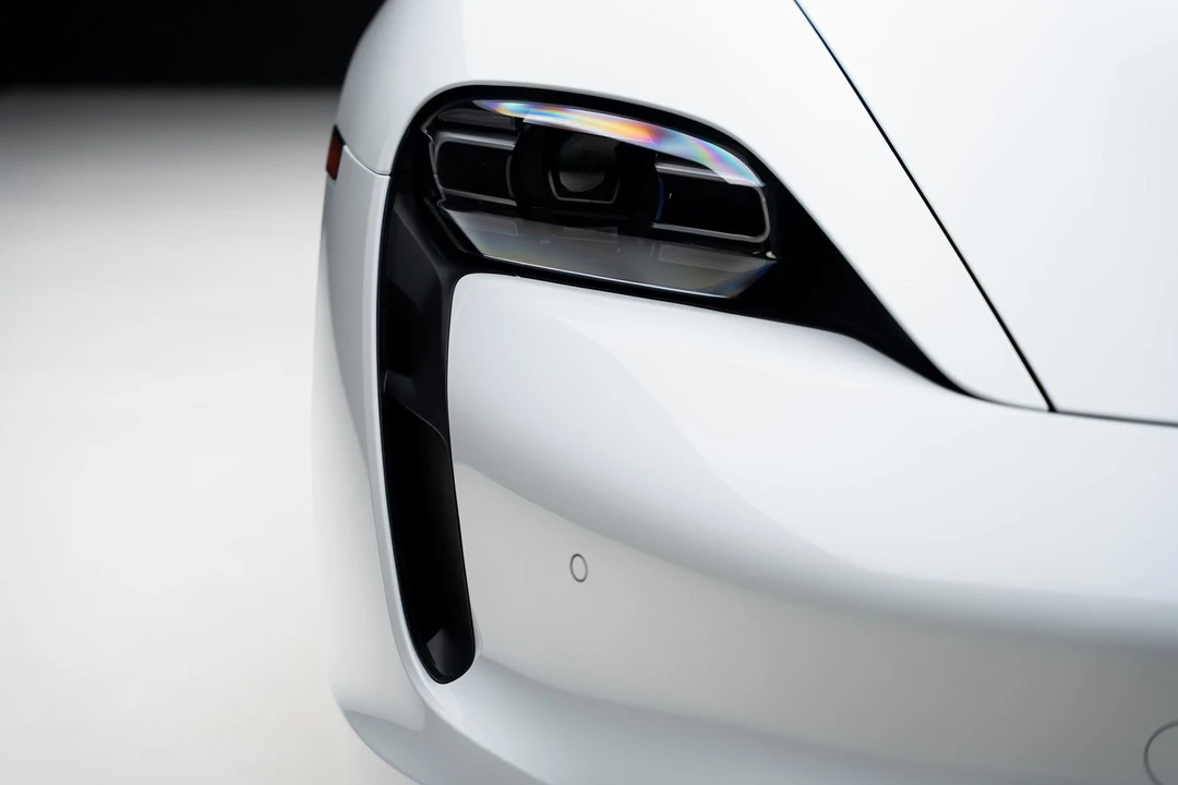 2022 Porsche Taycan 4S - Image 8 of 21