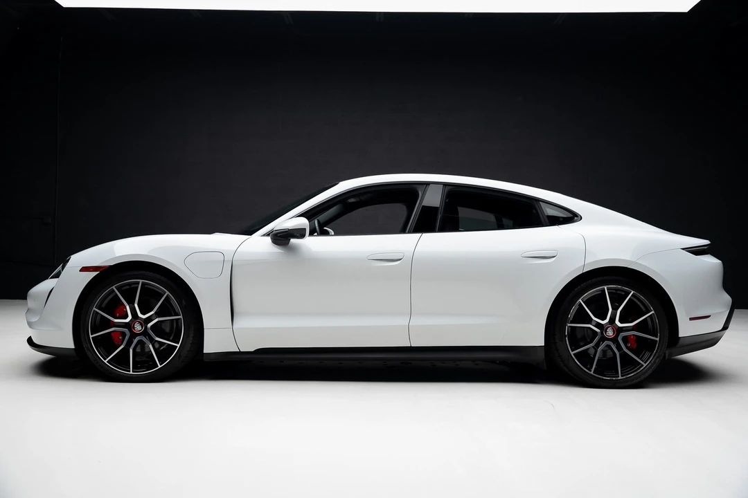 2022 Porsche Taycan 4S - Image 16 of 21