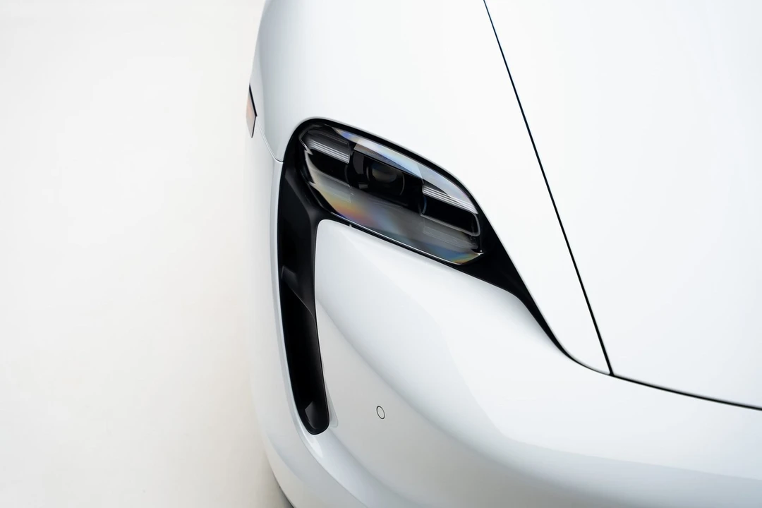 2022 Porsche Taycan 4S - Image 11 of 21