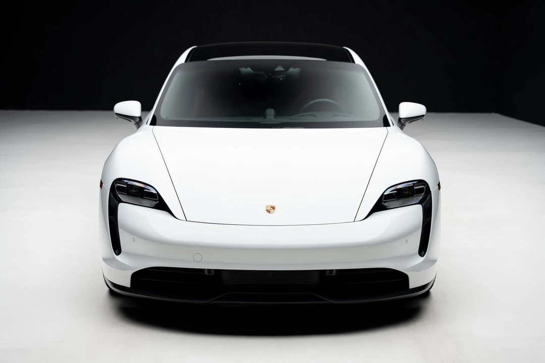 2022 Porsche Taycan 4S - Image 5 of 12