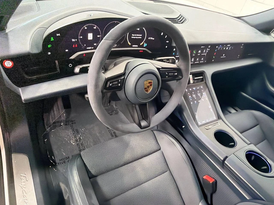 2022 Porsche Taycan 4S - Image 4 of 5