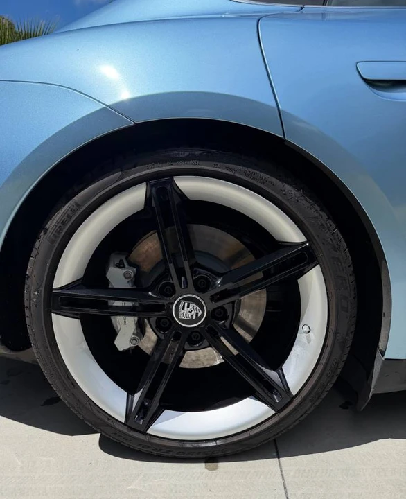 2022 Porsche Taycan 4S - Image 13 of 18