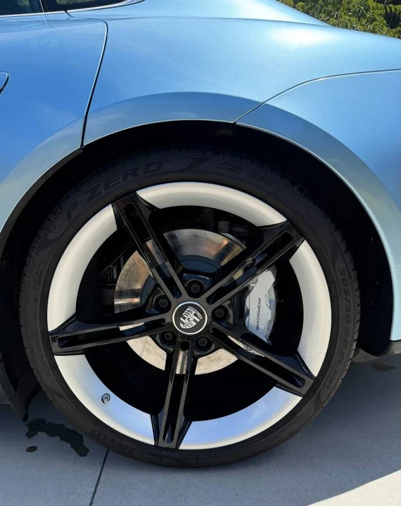 2022 Porsche Taycan 4S - Image 16 of 18