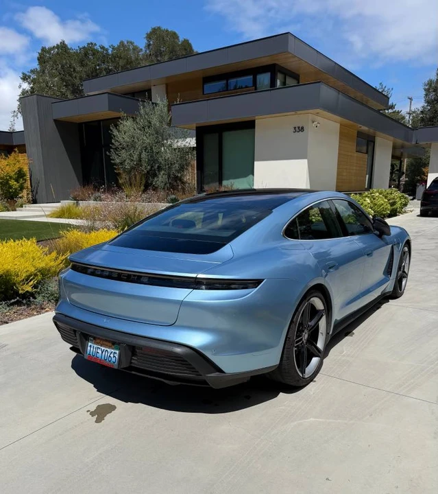 2022 Porsche Taycan 4S - Image 3 of 18