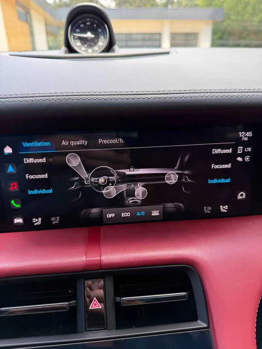 2022 Porsche Taycan 4S - Image 10 of 18