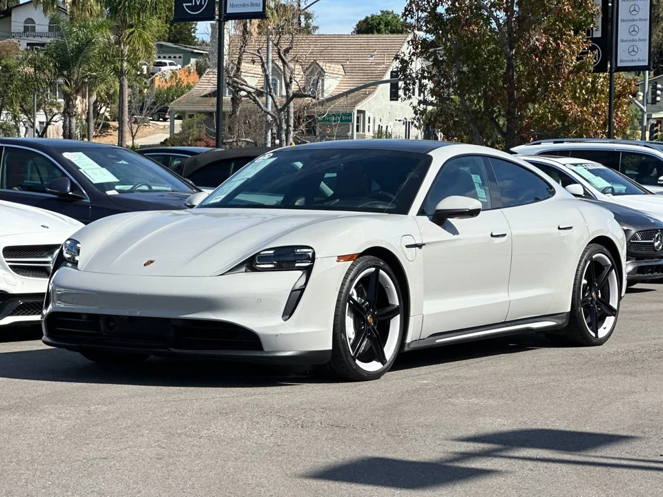 2022 Porsche Taycan - Image 7 of 12