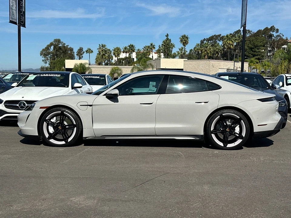 2022 Porsche Taycan - Image 6 of 12