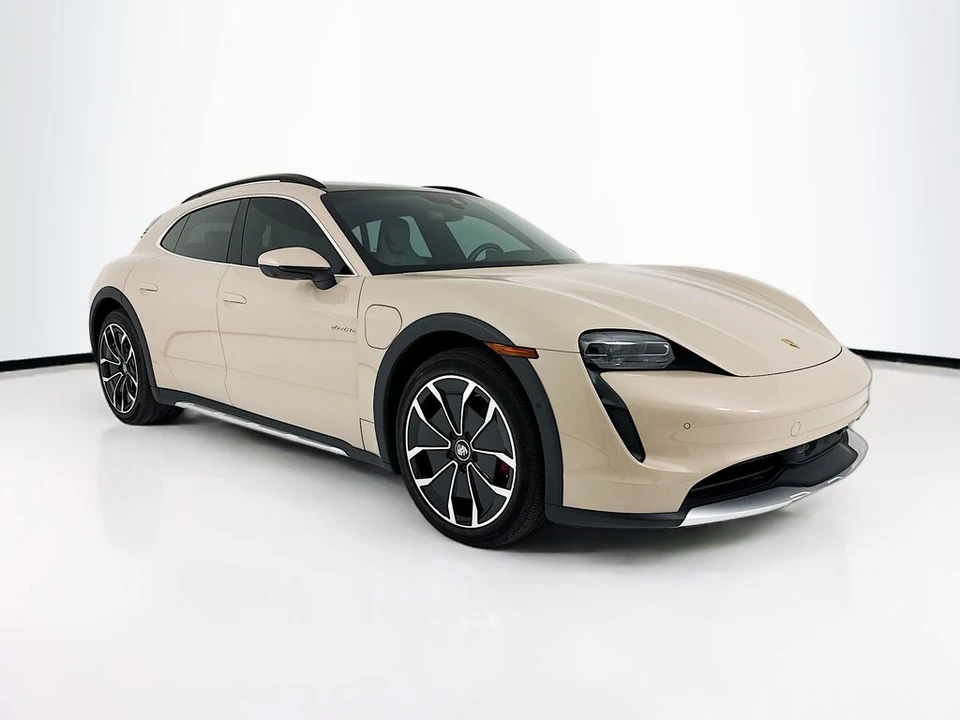2022 Porsche Taycan Cross Turismo - Image 9 of 12