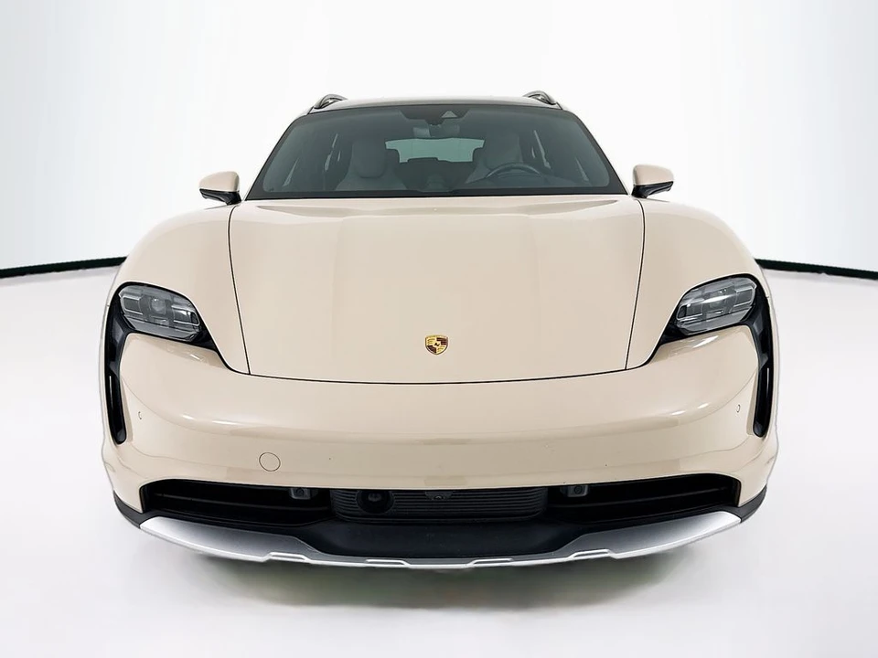 2022 Porsche Taycan Cross Turismo - Image 10 of 12