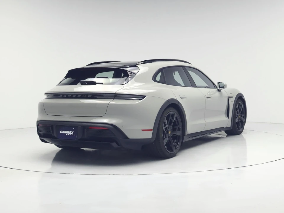 2022 Porsche Taycan Cross Turismo - Image 9 of 25