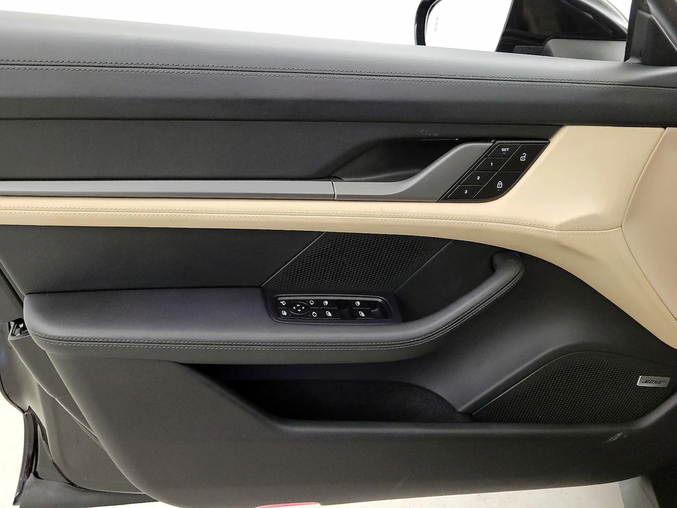 2022 Porsche Taycan 4S - Image 13 of 26