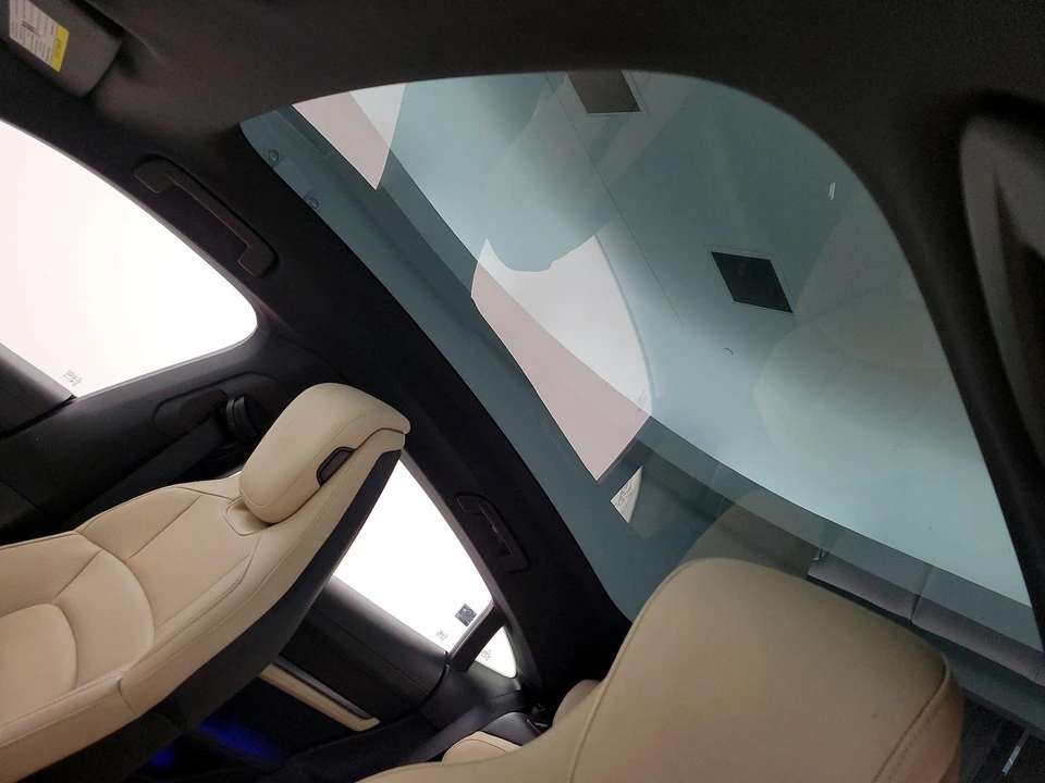 2022 Porsche Taycan 4S - Image 19 of 26