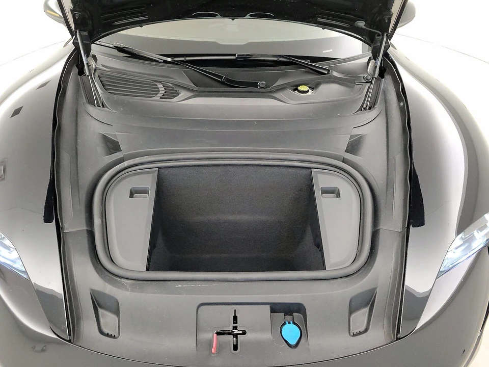 2022 Porsche Taycan 4S - Image 22 of 26