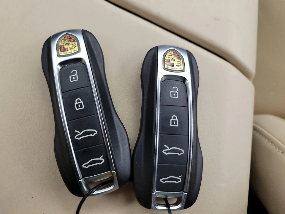 2022 Porsche Taycan 4S - Image 23 of 26