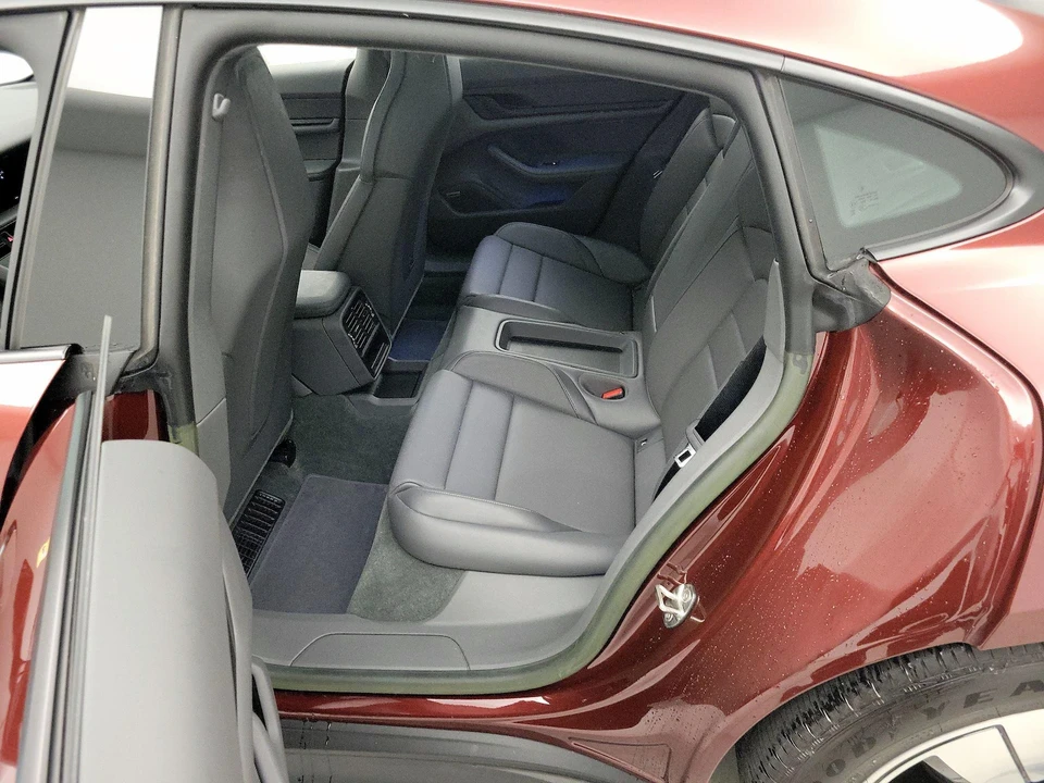 2022 Porsche Taycan - Image 21 of 27