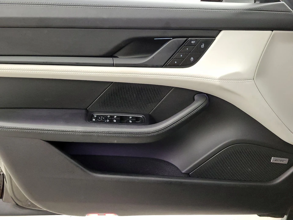 2022 Porsche Taycan - Image 13 of 27