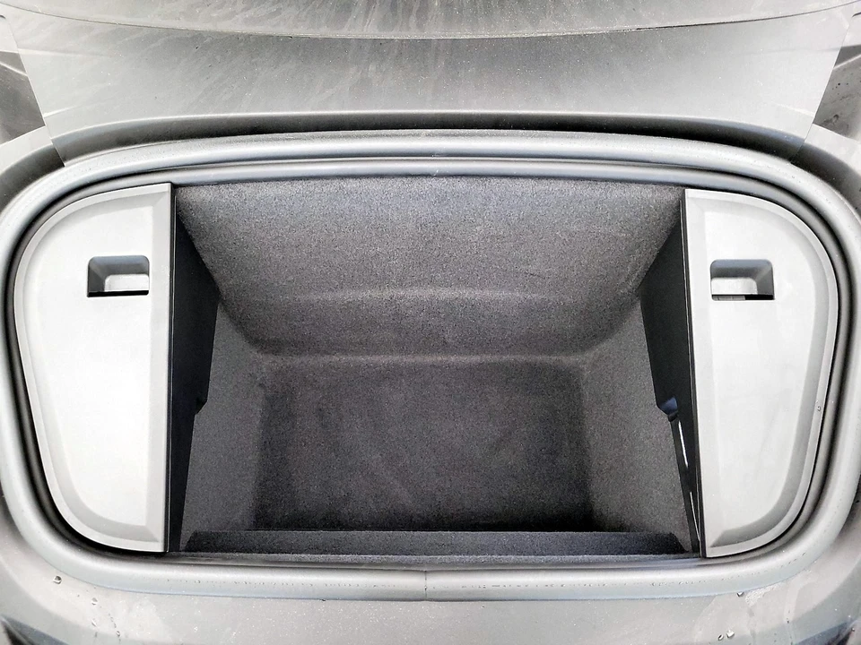 2022 Porsche Taycan - Image 23 of 27