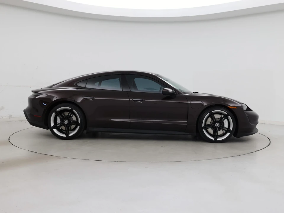 2022 Porsche Taycan - Image 8 of 27