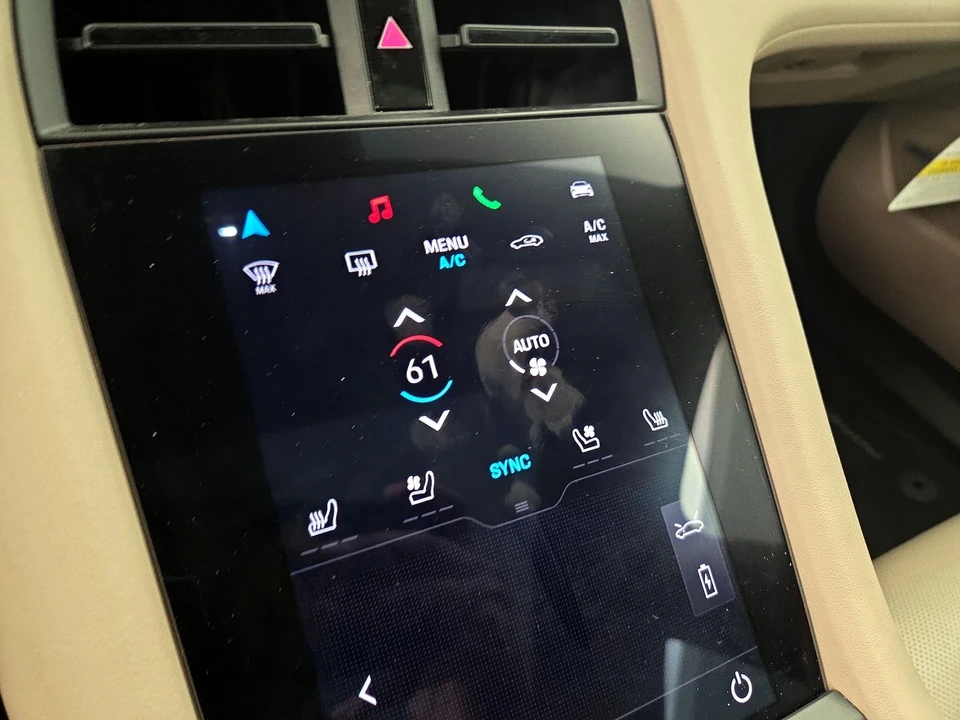 2022 Porsche Taycan - Image 17 of 27