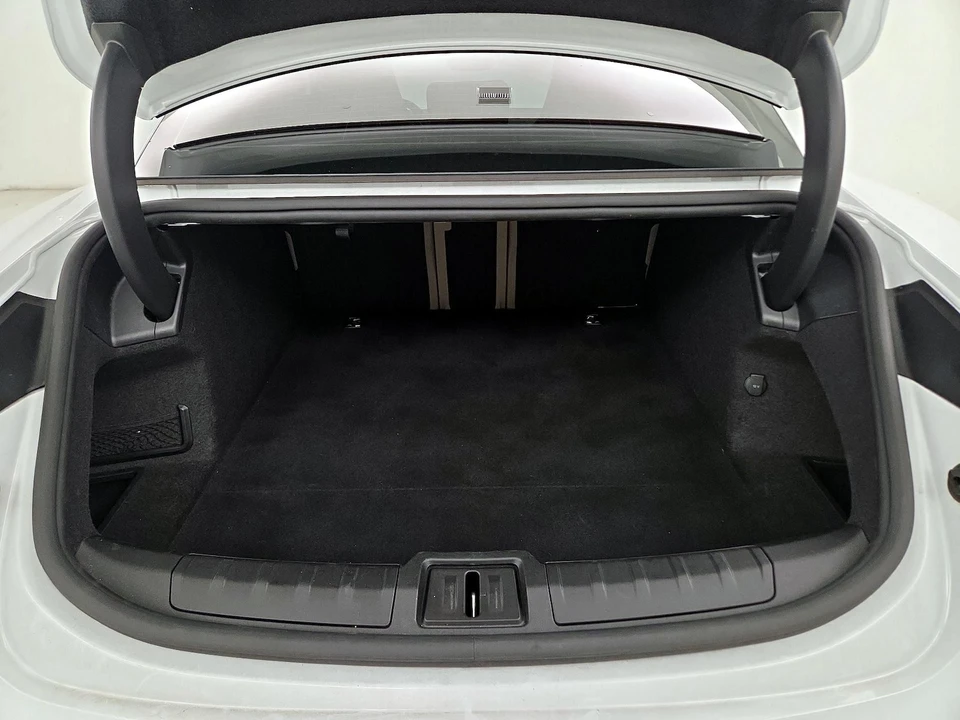 2022 Porsche Taycan - Image 22 of 27