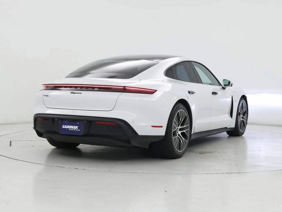 2022 Porsche Taycan - Image 9 of 27