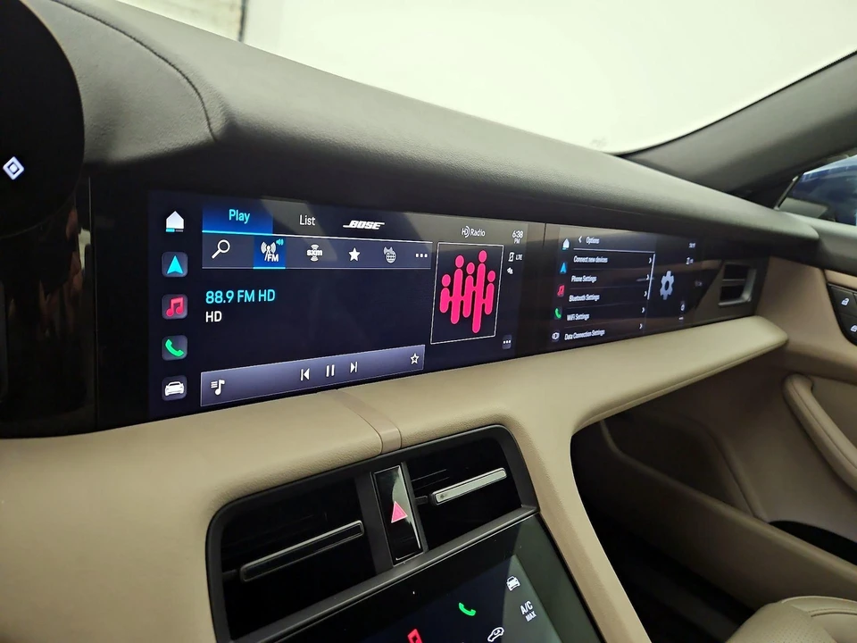 2022 Porsche Taycan - Image 16 of 25