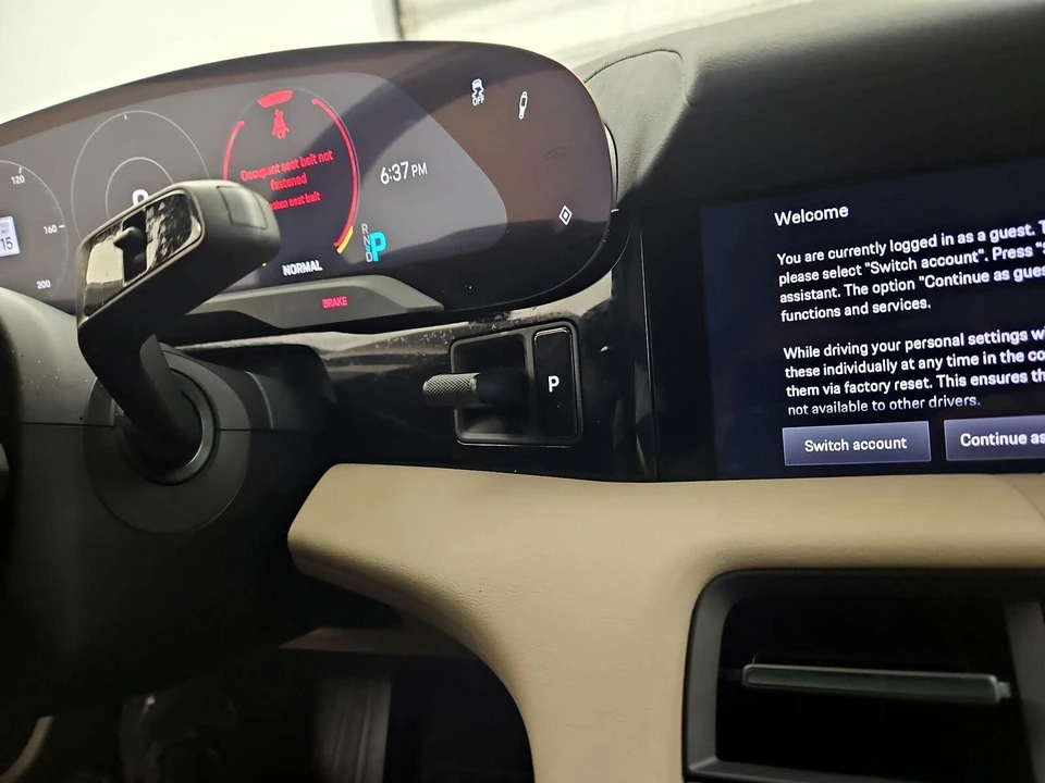 2022 Porsche Taycan - Image 18 of 25