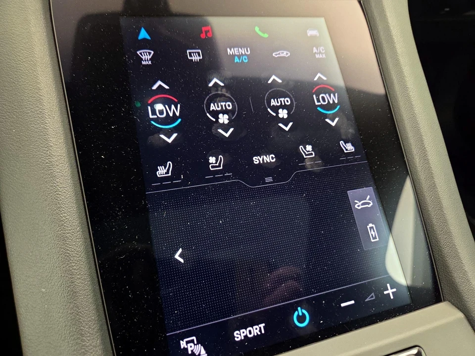 2022 Porsche Taycan - Image 18 of 28