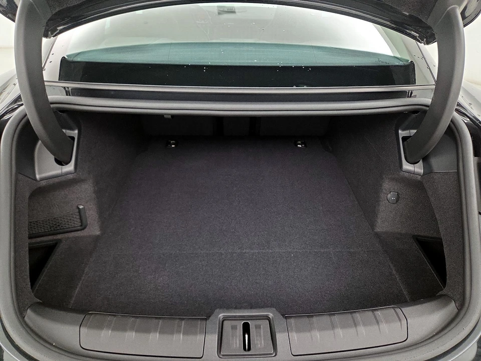 2022 Porsche Taycan - Image 22 of 28