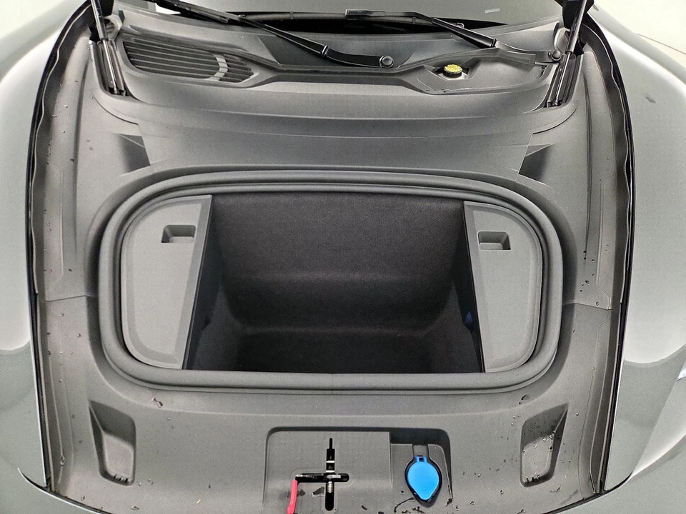 2022 Porsche Taycan - Image 23 of 28
