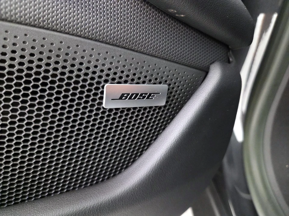 2022 Porsche Taycan - Image 24 of 28