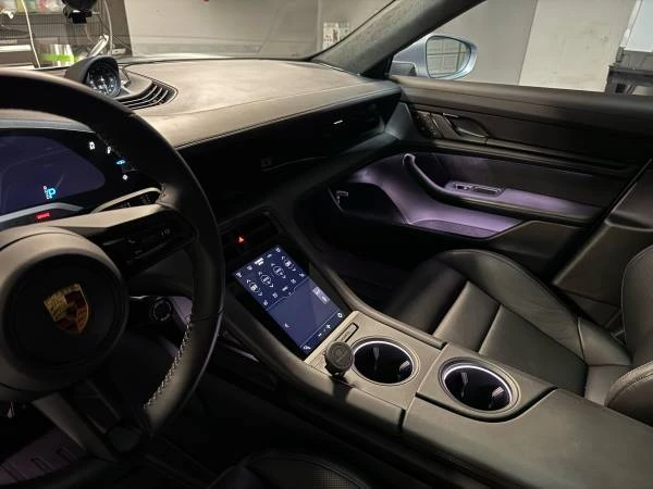 2022 Porsche Taycan GTS - Image 18 of 20