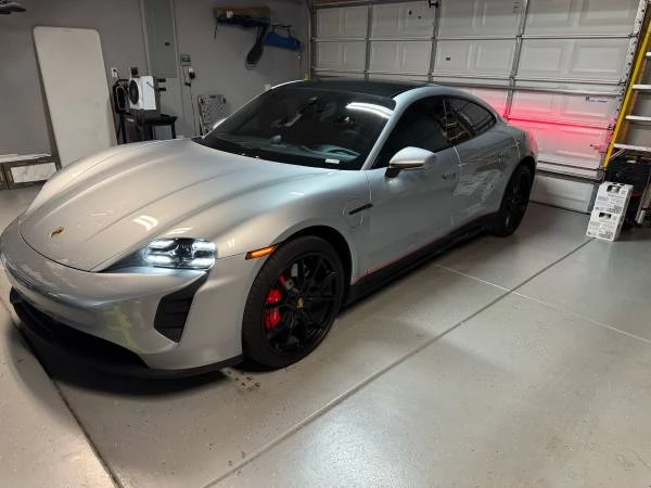 2022 Porsche Taycan GTS - Image 19 of 20