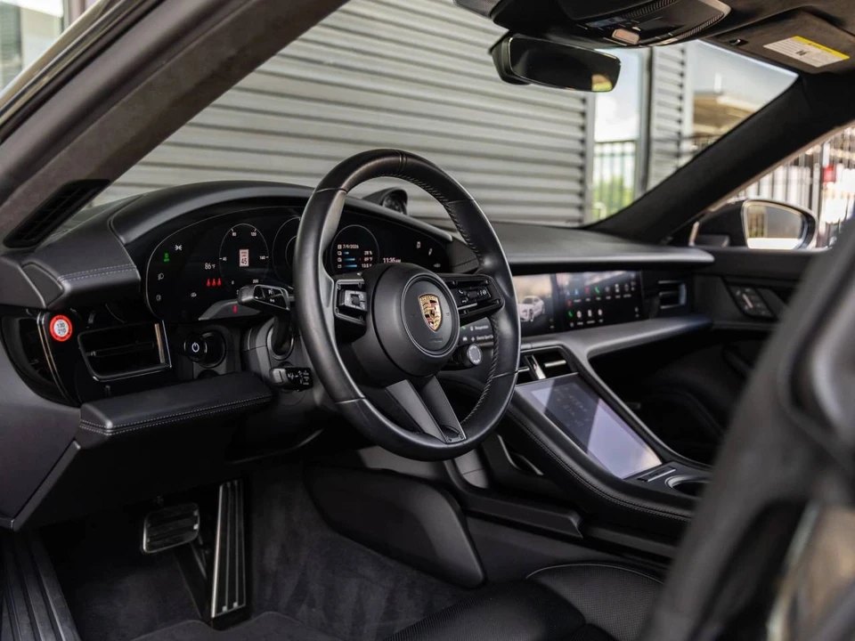 2022 Porsche Taycan GTS - Image 4 of 5