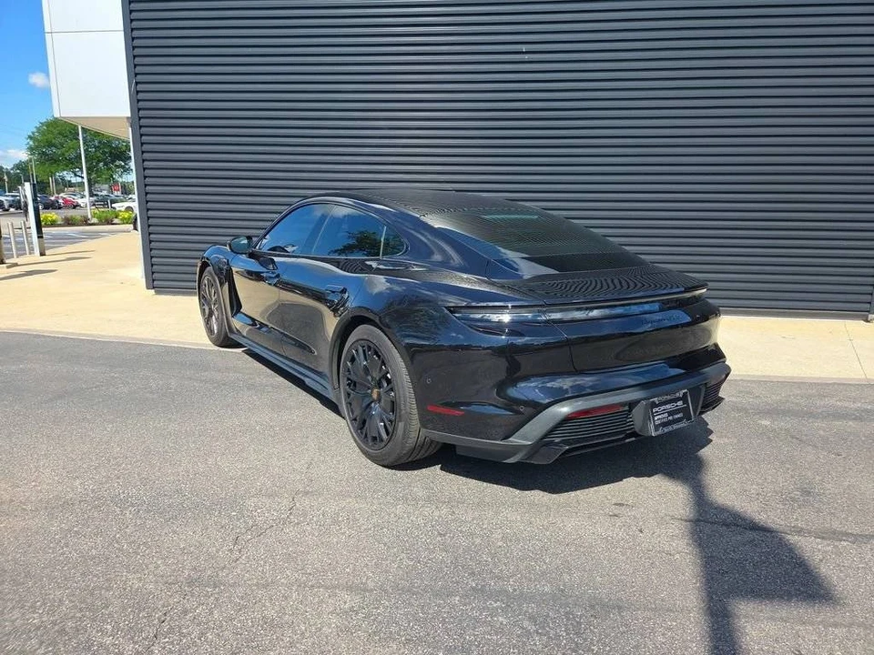 2022 Porsche Taycan GTS - Image 3 of 5