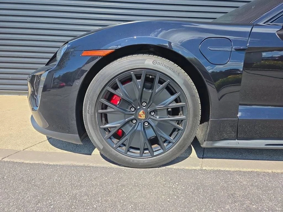 2022 Porsche Taycan GTS - Image 5 of 5