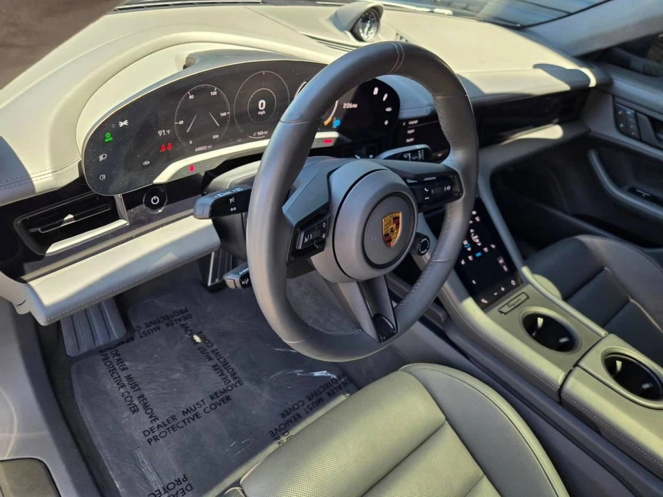 2022 Porsche Taycan GTS - Image 4 of 5