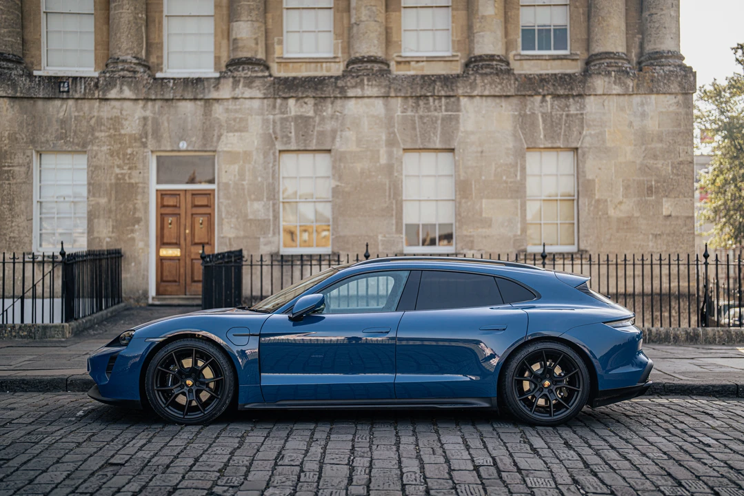 2022 Porsche Taycan GTS - Image 5 of 31