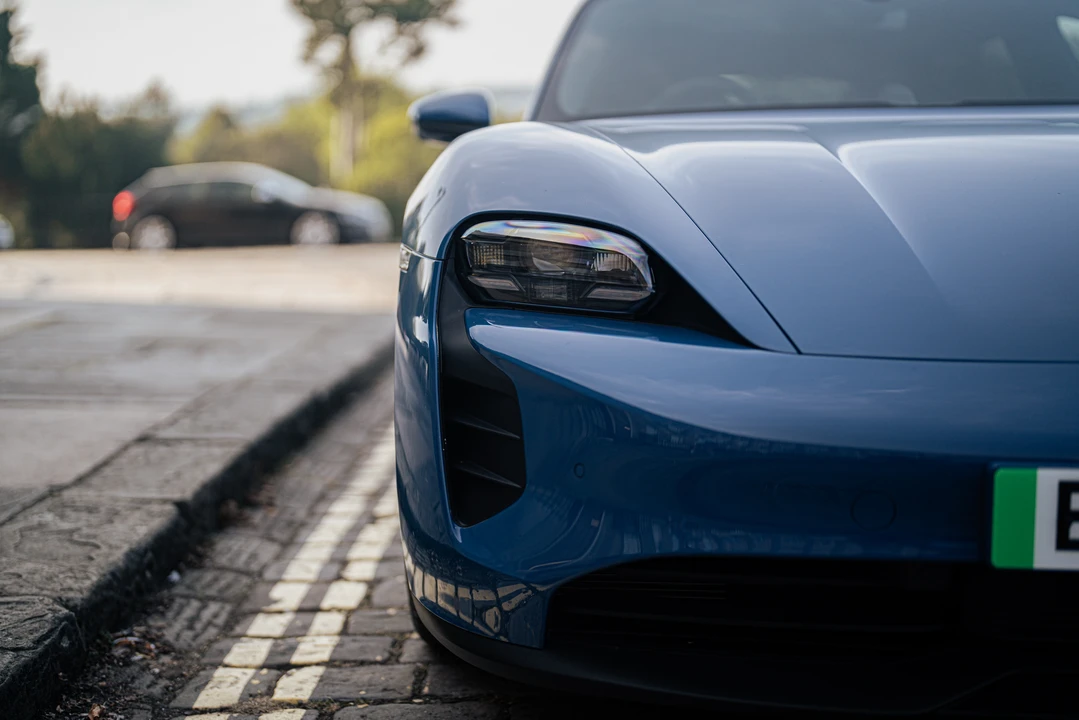 2022 Porsche Taycan GTS - Image 15 of 31