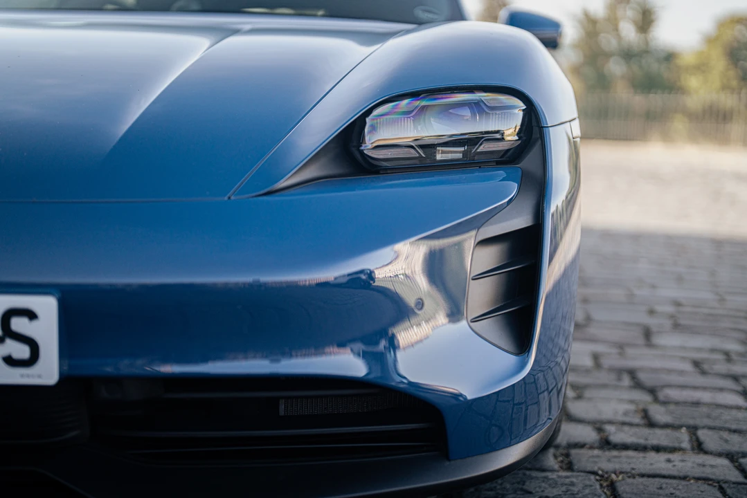 2022 Porsche Taycan GTS - Image 19 of 31