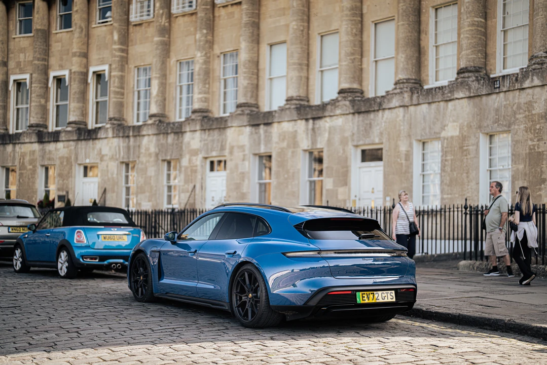 2022 Porsche Taycan GTS - Image 11 of 31